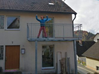 2021-11-02 Balkon: fertig - nur der Boden fehlt noch.