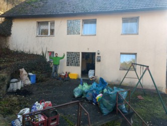 2020-11-09 Wir können mit dem Entrümpeln loslegen - welch ein Spaß!