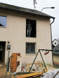 2021-02-05 Wo Uli steht kommt bald eine Balkontür rein.