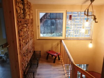 2021-12-29 Eingangsbereich mit Schuhschränkchen