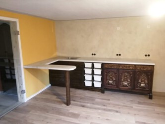 2021-12-29 Ein extravaganter Küchenschrank - bei Ebay ergattert