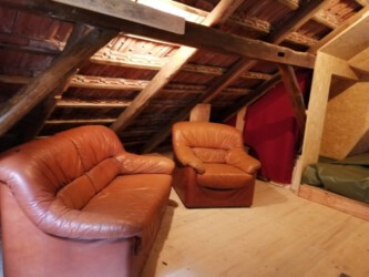 2022-02-22 Lounge-Ecke im Boulderraum