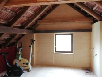 2022-02-22 Die Trainingsecke wird langsam wohnlich.