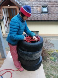 2022-03-04 Terrassenmöbel aus Altreifen